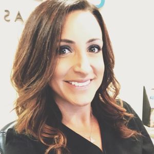 Meet your Posher, Adrienne